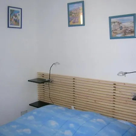 Maison De 2 Chambres A Saint Cyprien Avec Piscine Partagee Et Terrasse Amenagee A 800 M De La Plage *